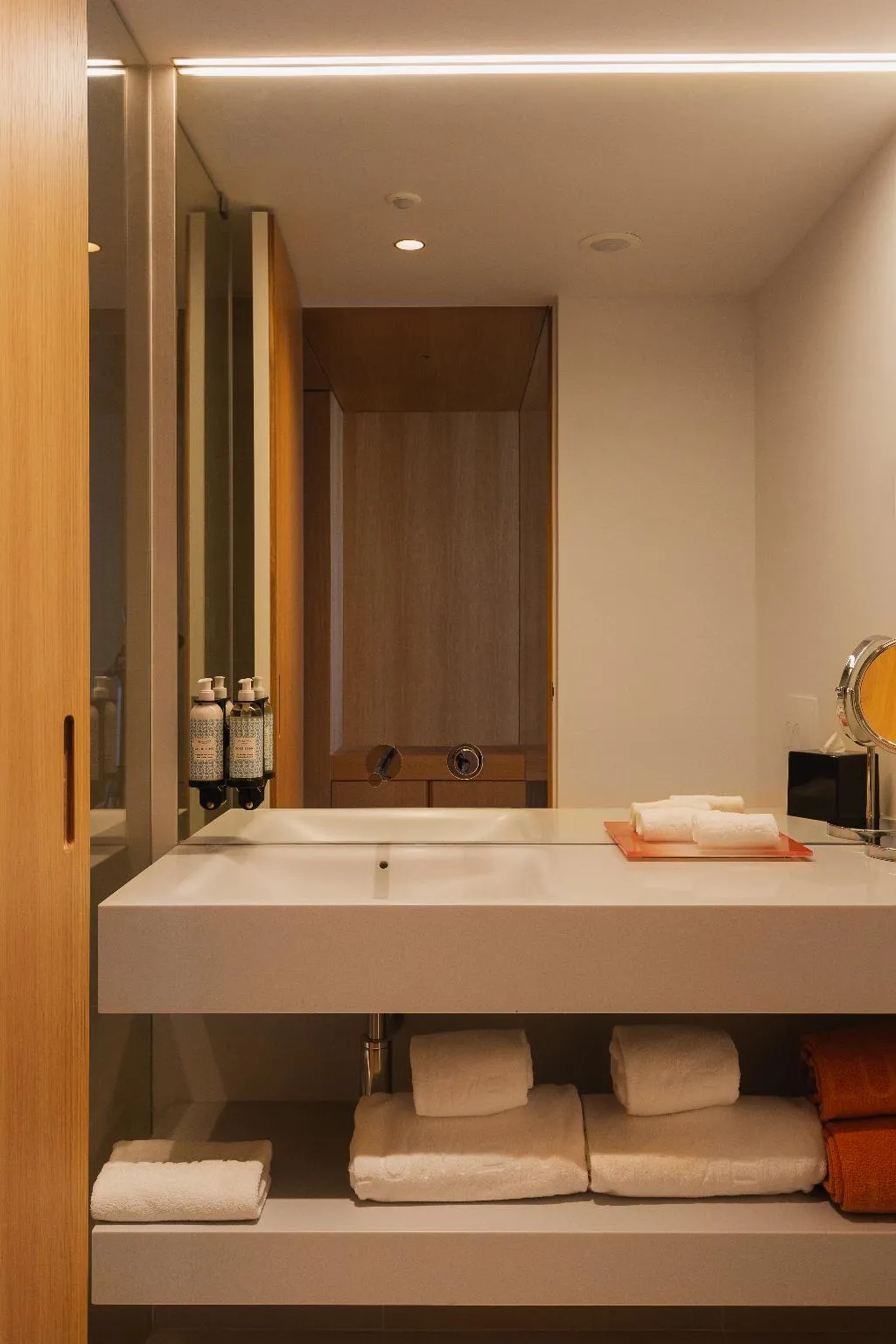 TWIN DELUXE WITH VIEWS Room, Lumen Hotel and The Lisbon Light Show, Lisbon