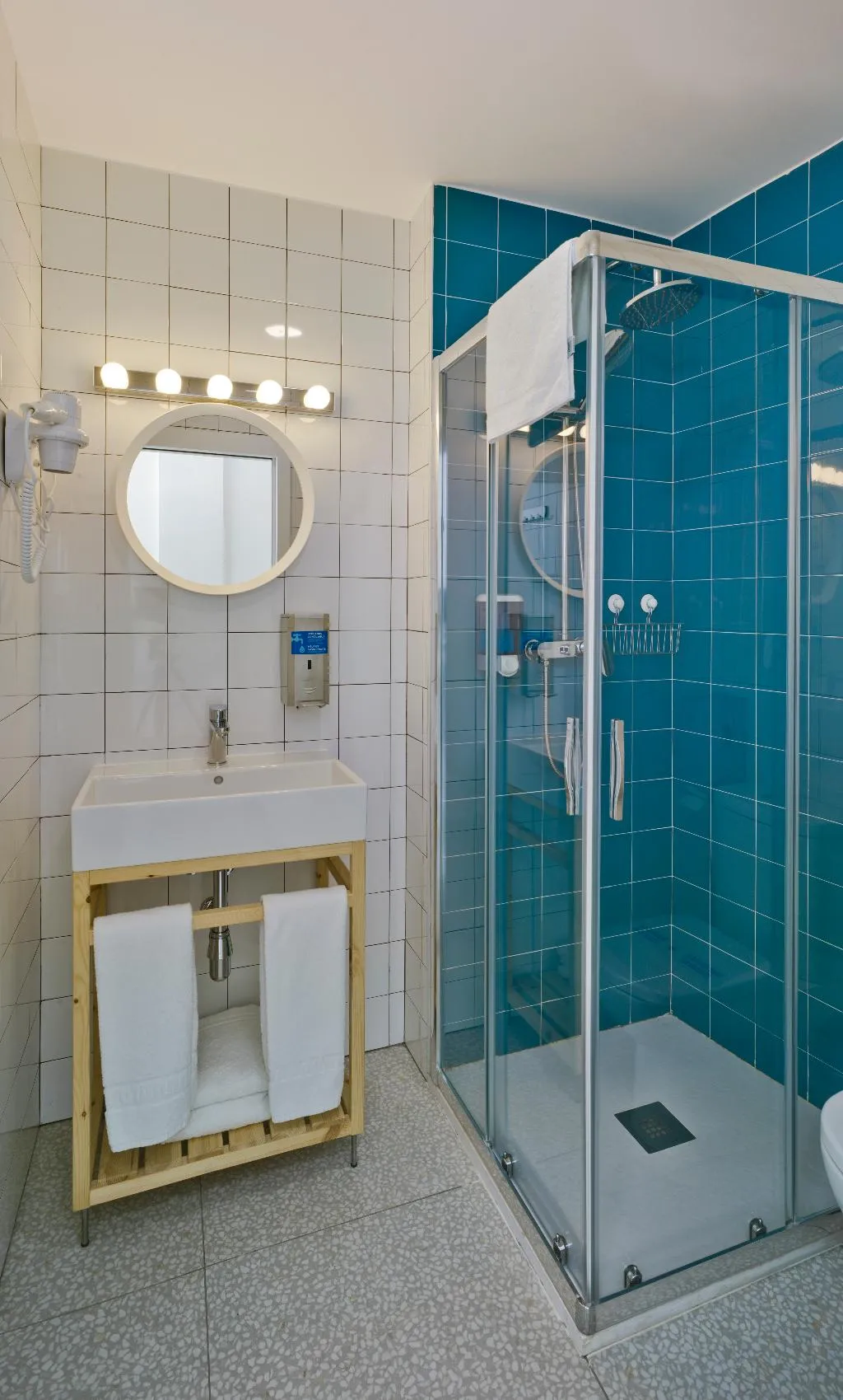 Double or Twin TWO BEDS Room, Loop INN Hostel Cartagena, Costa Blanca