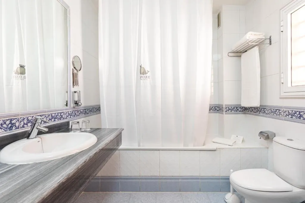 APARTMENT SUPERIOR ONE BEDROOM Room, El Duque, Tenerife