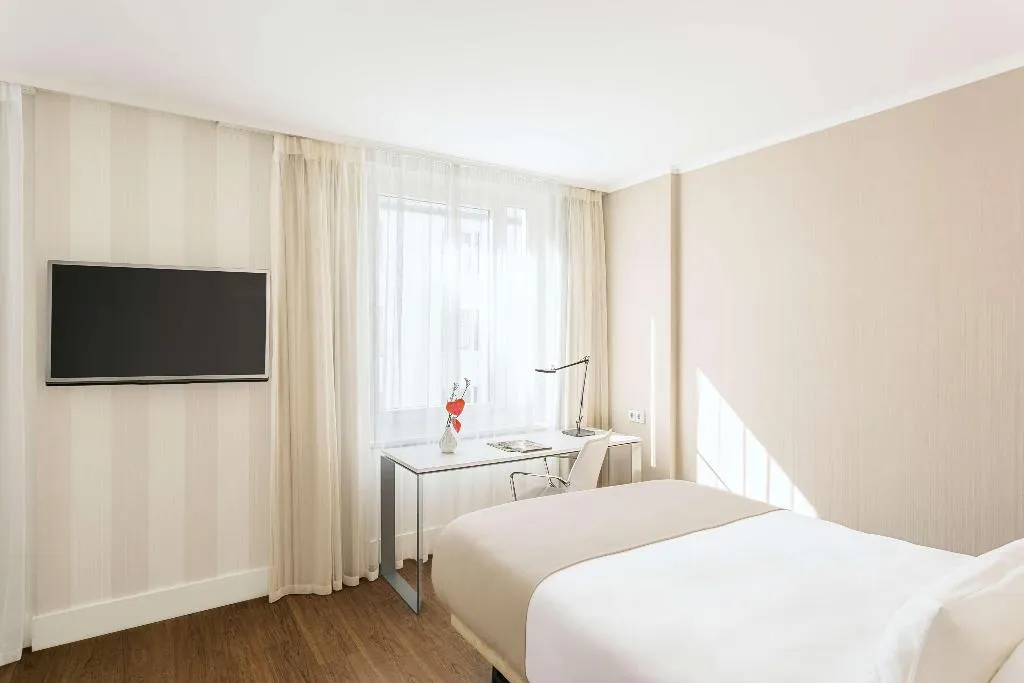 SINGLE PREMIUM Room, NH Collection Berlin Mitte am Checkpoint Charlie, Berlin
