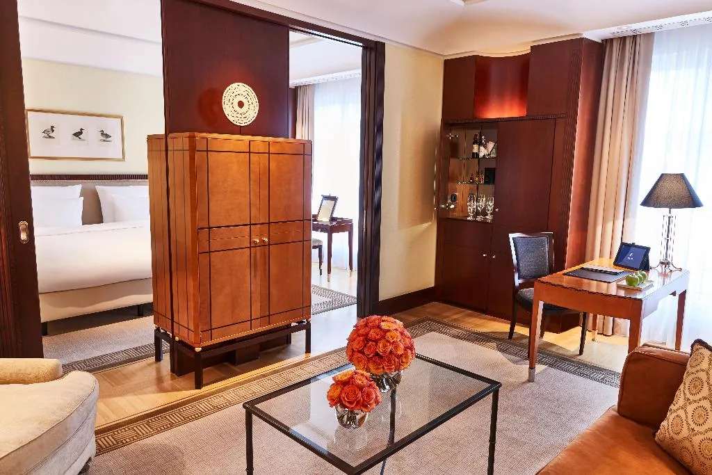 Room EXECUTIVE Room, Adlon Kempinski Berlin, Berlin
