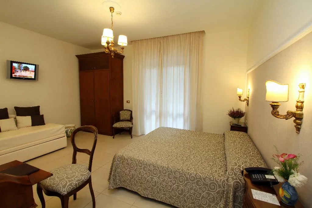 TRIPLE WITH BALCONY Room, Hotel Alpha, Naples