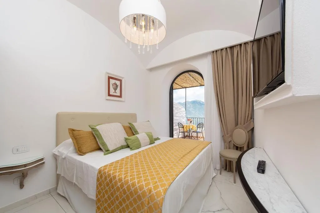 Room, Villa Amore, Naples