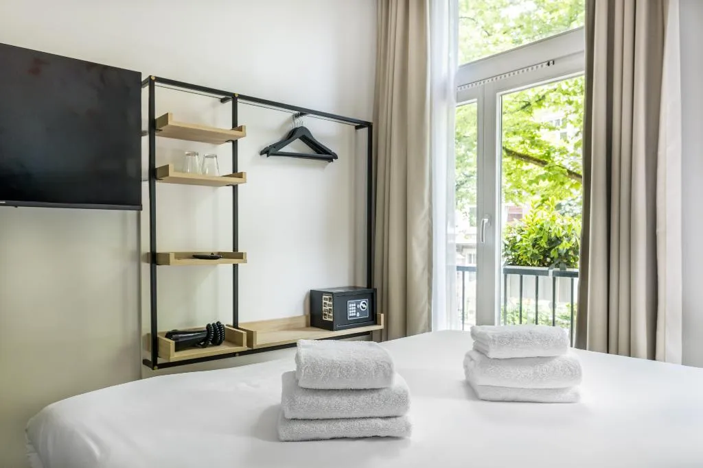 DOUBLE QUEEN SIZE BED Room, Dutch Design Hotel Vondelpark, Amsterdam
