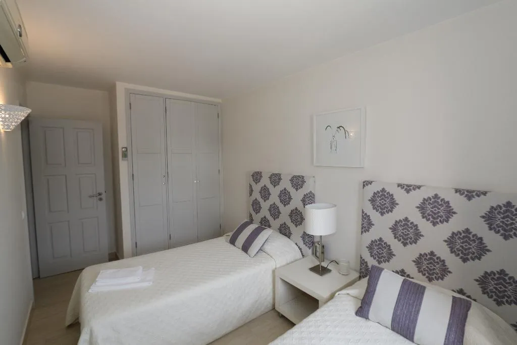 APARTMENT TWO BEDROOMS Room, Apartamentos The Old Village by Village 4u, Algarve