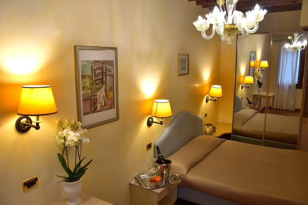 Double or Twin STANDARD Room, Residenza Favaro, Venice