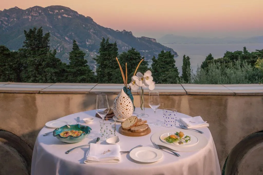 Restaurant, Villa Cimbrone, Naples