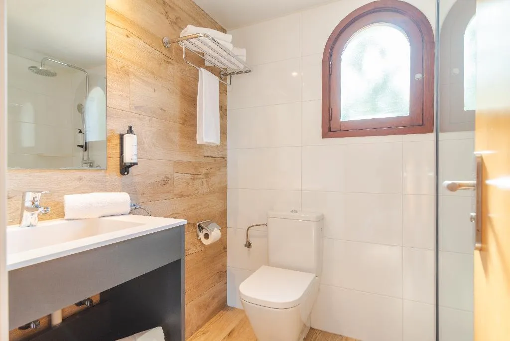 APARTMENT POOL VIEW Room, Flip Flop Surfing Playa Apartments, Majorca