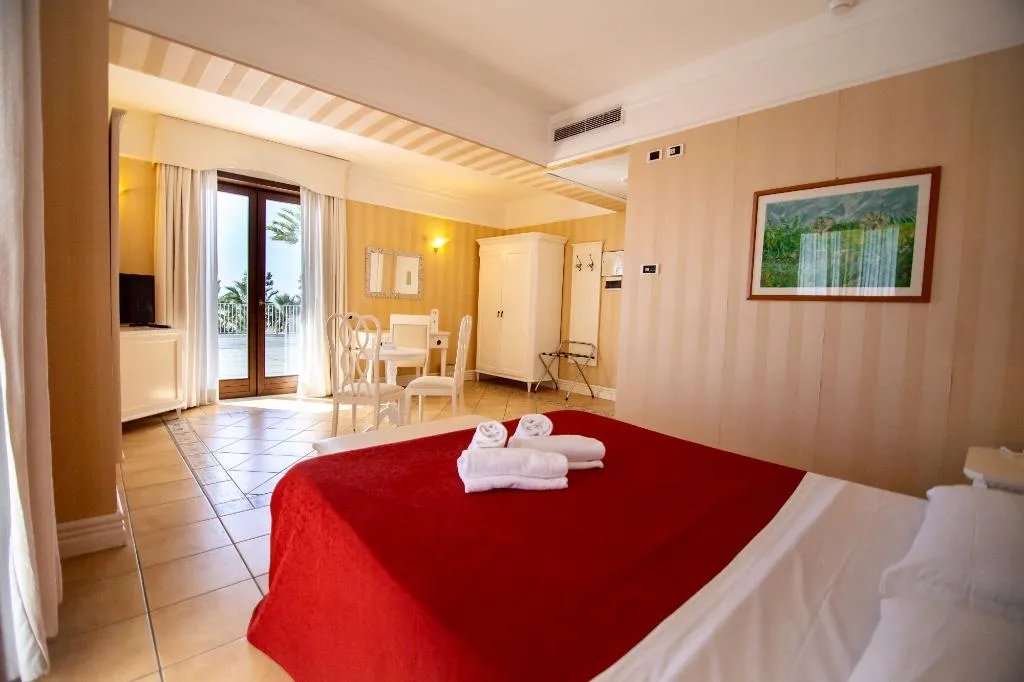 Room, Dioscuri Bay Palace, Catania