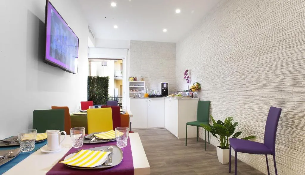 Lobby, Vhome, Naples