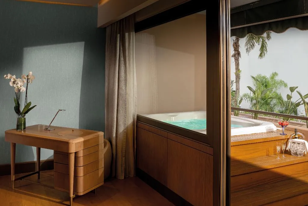 STUDIO GARDEN VIEW Room, Four Seasons Hotel, Cyprus