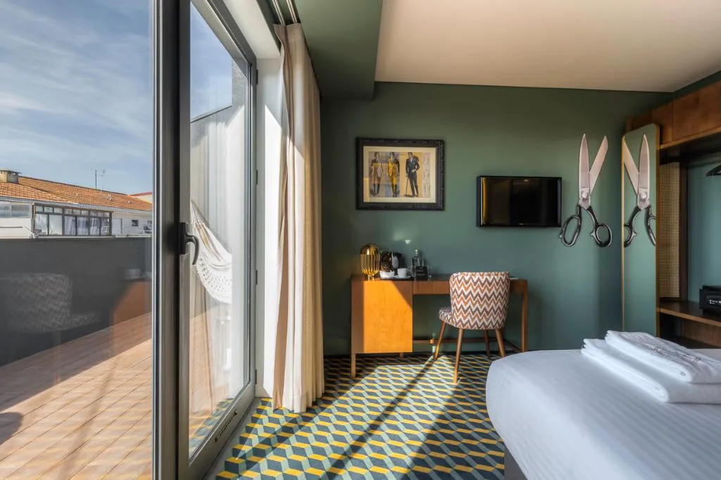 DOUBLE SUPERIOR WITH BALCONY Room, The Convo Porto Hotel & Suites, Porto