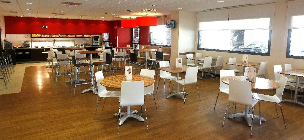 Restaurant, Travelodge Madrid Metropolitano, Madrid