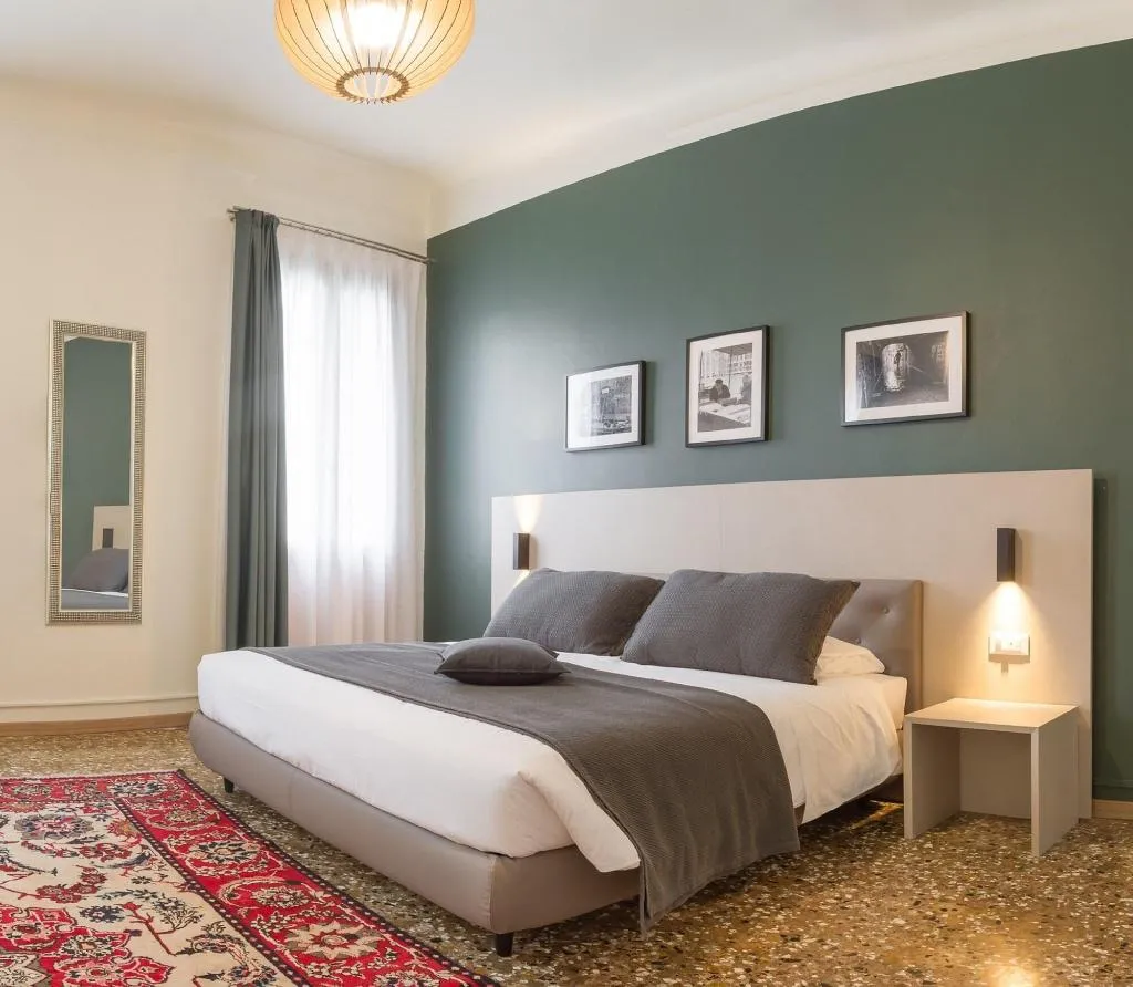 Room, Grand Canal Suites, Venice