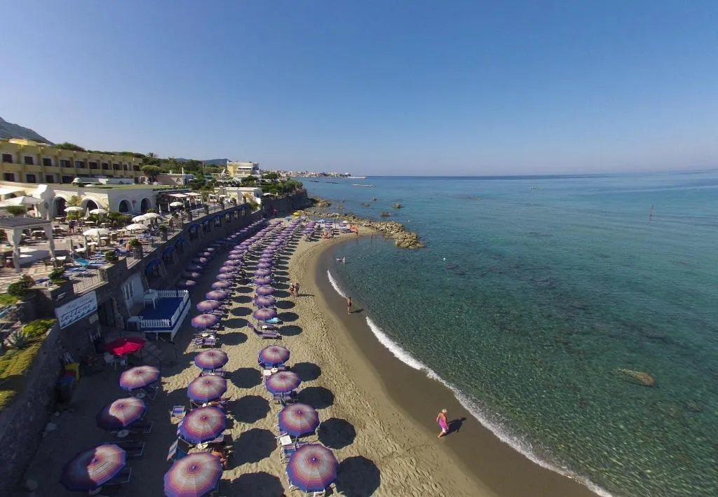 Beach, Hotel Tritone Resort & Spa, Naples