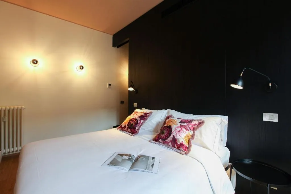 Room, Cà Bèla - Vitruvio, Milan