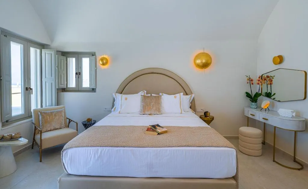 Room, La Madeleine Oia, Santorini