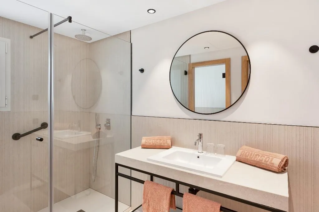 APARTMENT CAPACITY 8 Room, Aparthotel Aquasol, Majorca