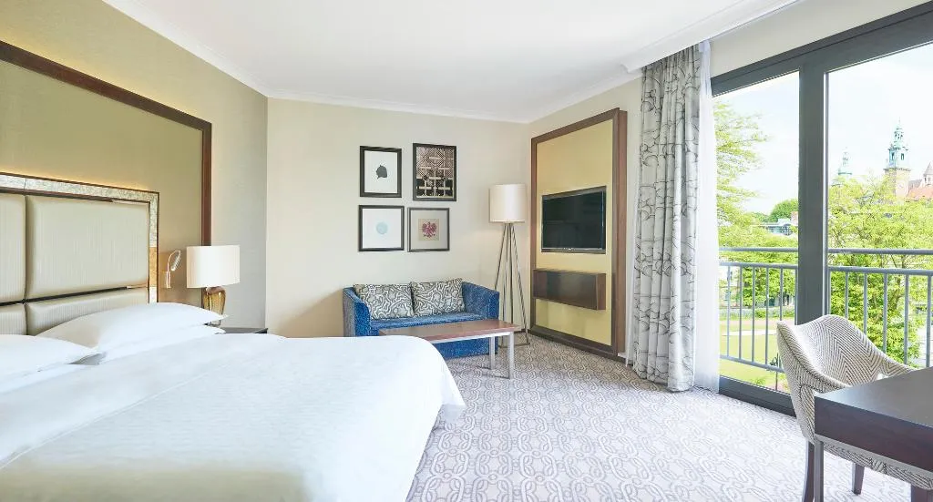 Room, Sheraton Grand Krakow, Krakow
