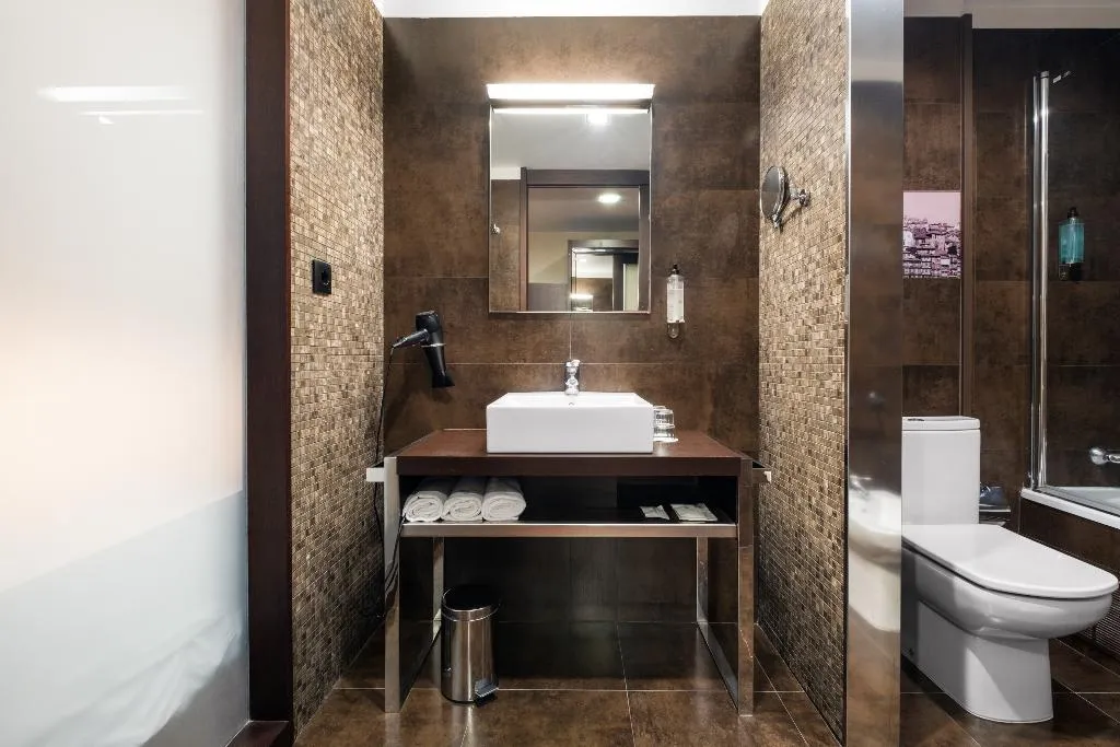 DOUBLE WITH BALCONY Room, Axis Porto Business & SPA Hotel, Porto