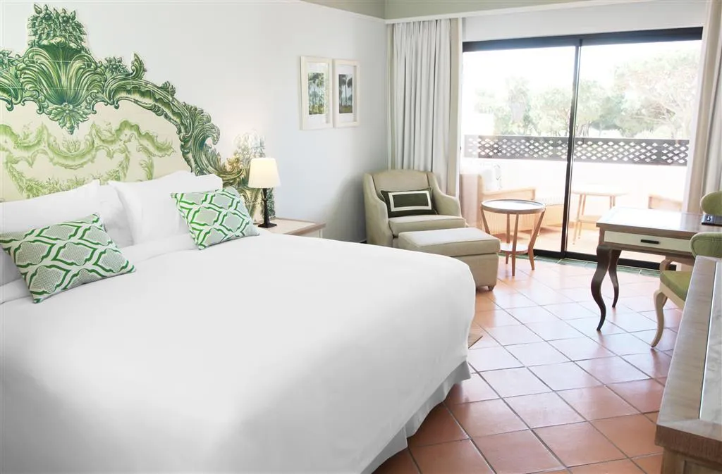 Room, Pine Cliffs Hotel, a Luxury Collection Resort, Algarve