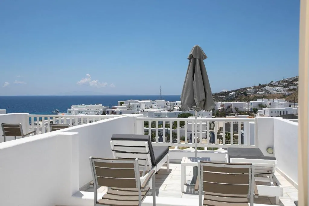 QUADRUPLE DELUXE SEA VIEW Room, The George Hotel, Mykonos
