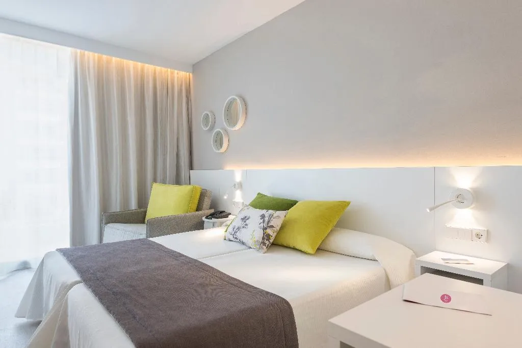 Double or Twin POOL VIEW Room, JS Sol de Alcudia, Majorca
