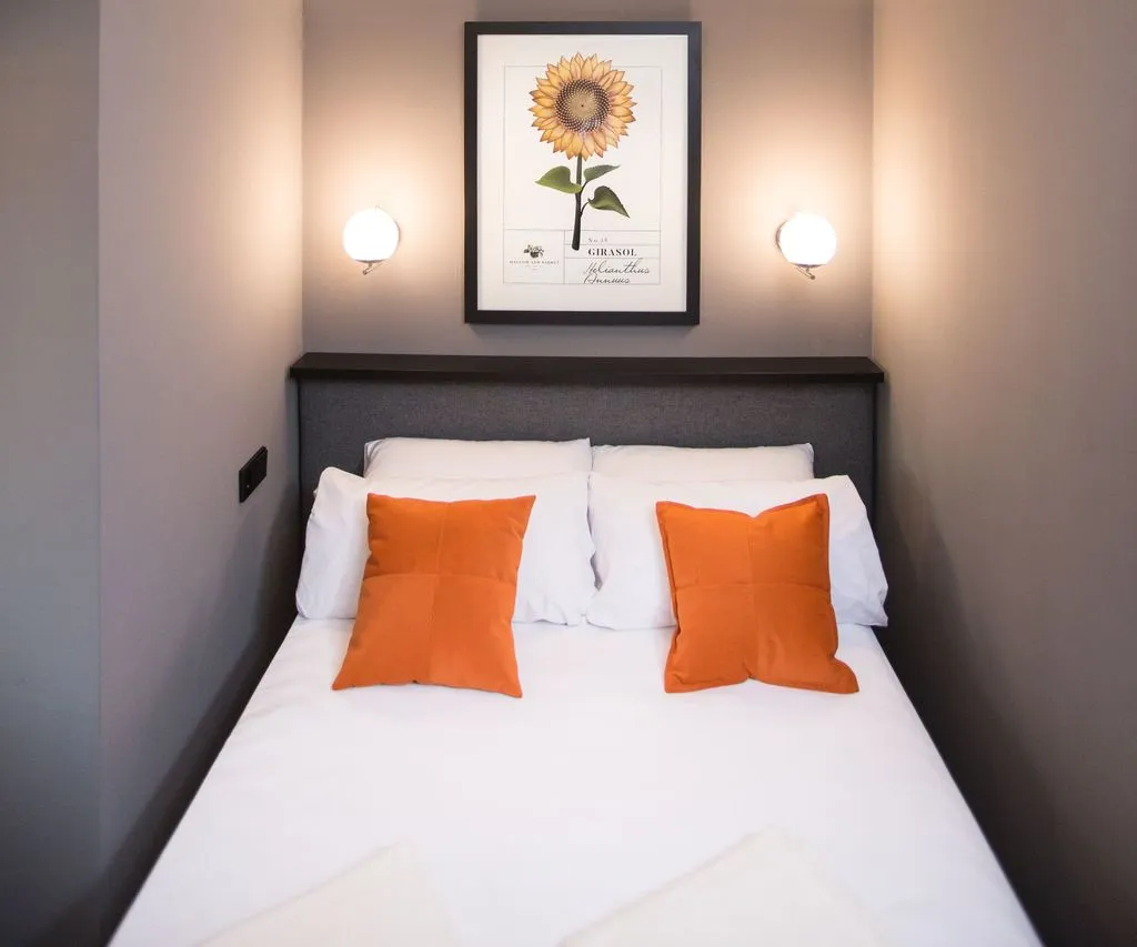 SINGLE STANDARD Room, Malcom and Barret, Valencia