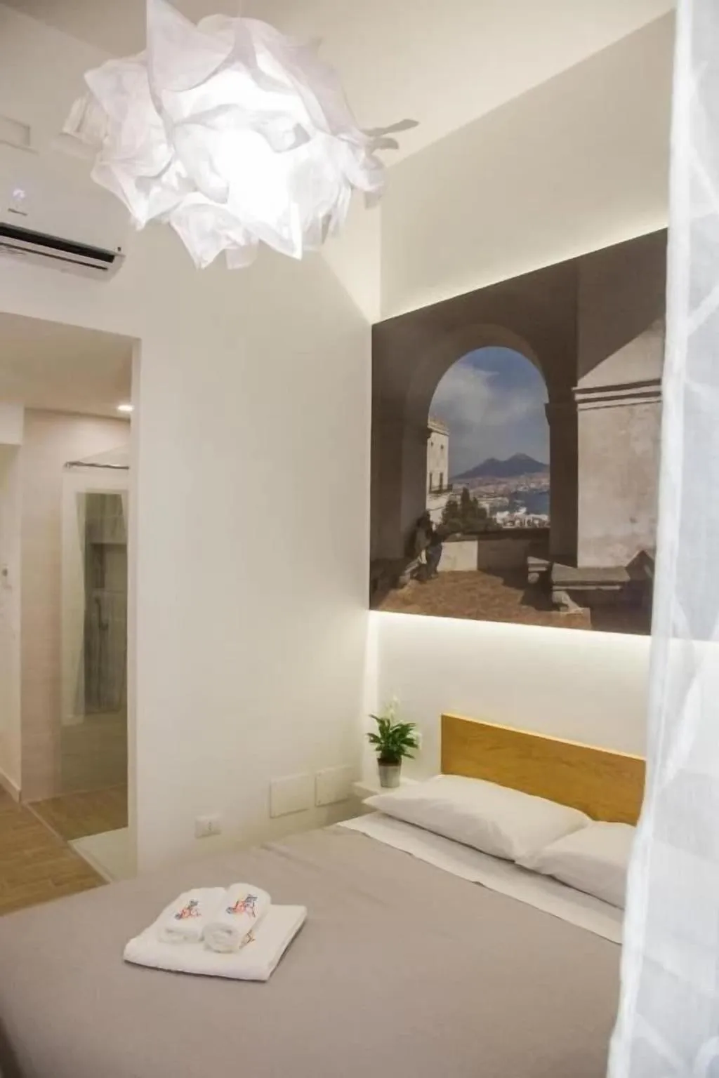 Room, Napolinn B&B, Naples