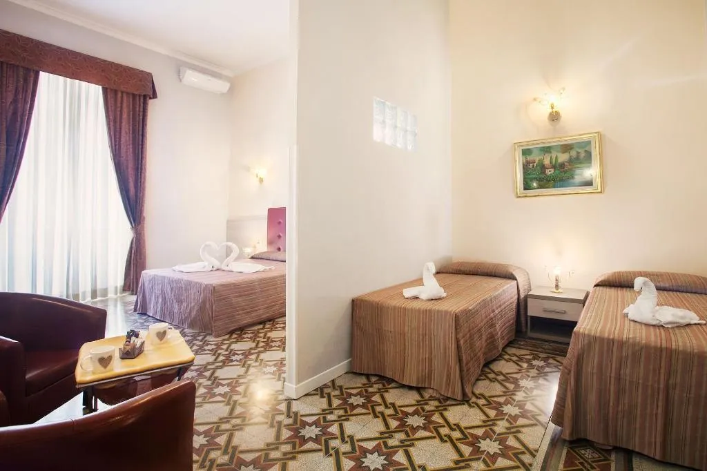 Room, Domus Napoleone, Naples