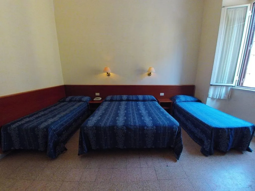 Room, Casali, Naples