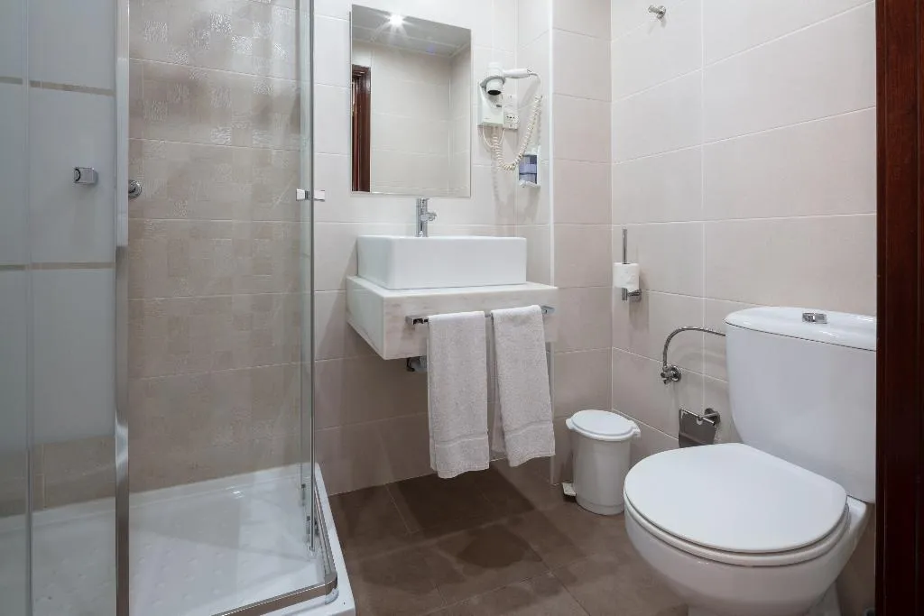 Double or Twin STANDARD Room, Anjos, Lisbon