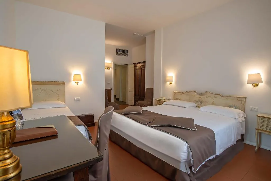 TRIPLE STANDARD Room, Machiavelli Palace, Florence