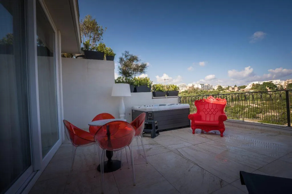 SUITE WITH JACUZZI Room, Holm Boutique & Spa, Malta