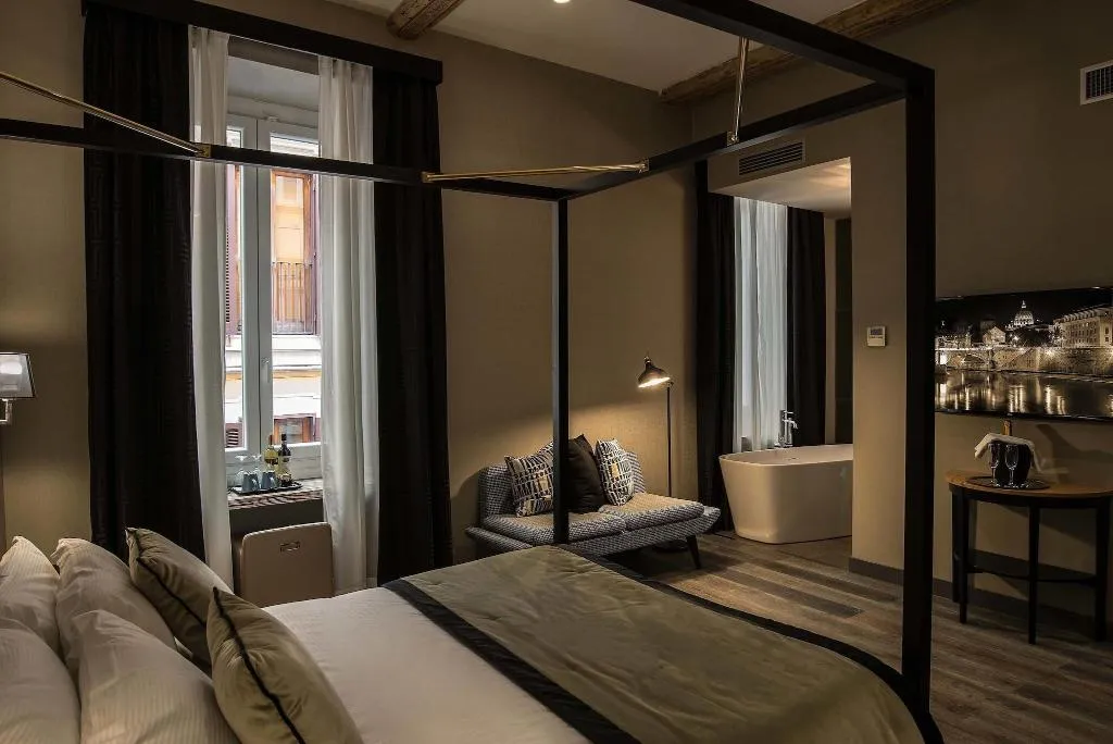 DOUBLE DELUXE QUEEN BED Room, Colonna Suite Del Corso, Rome