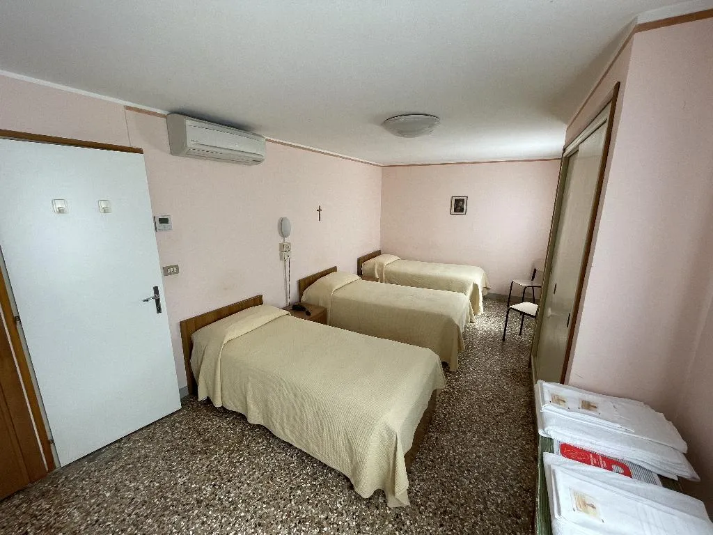 TRIPLE CANAL VIEW Room, Casa Caburlotto, Venice
