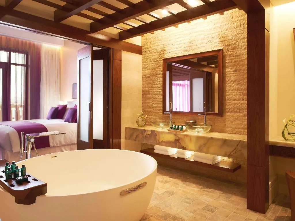 SUITE DELUXE SEA VIEW Room, Sofitel Dubai The Palm, Dubai