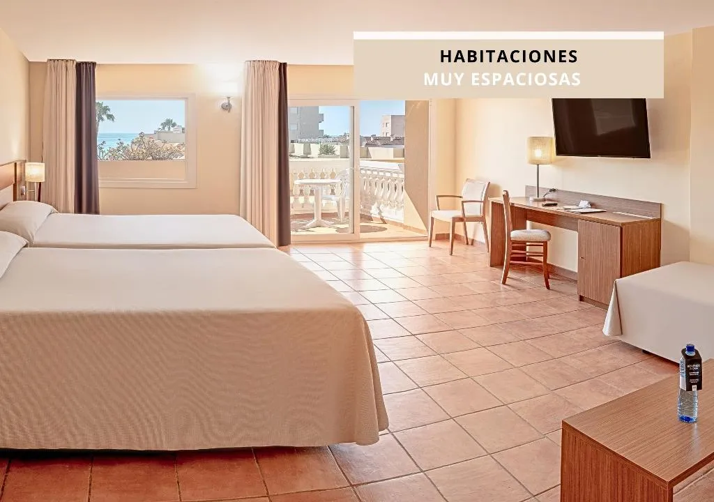 FAMILY ROOM WITH VIEWS Room, RH Casablanca Suites, Valencia