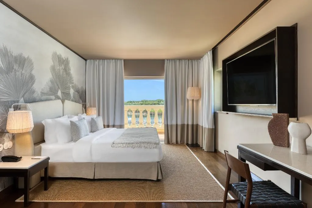 FAMILY ROOM DELUXE LAKE VIEW Room, Domes Lake Algarve, Algarve