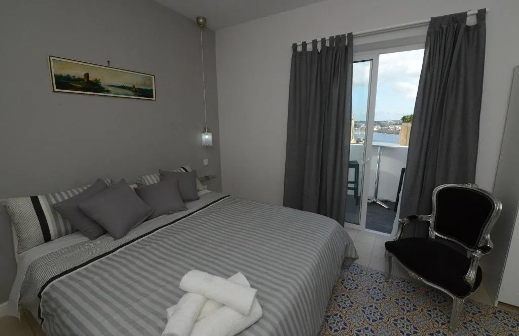 DOUBLE DELUXE Room, Paulos Valletta, Malta