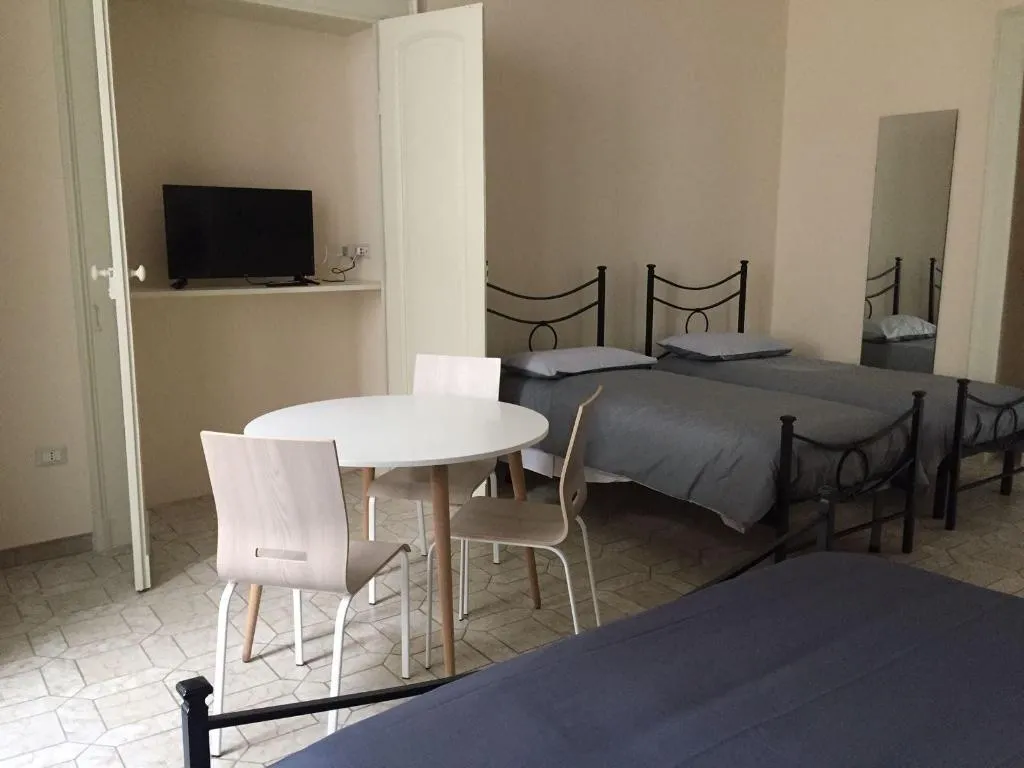 Room, B&B Catoledo, Naples