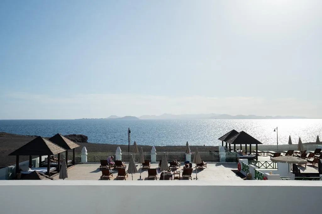 Double or Twin CLUB OCEAN FRONT Room, Hotel LIVVO Volcan Lanzarote, Lanzarote