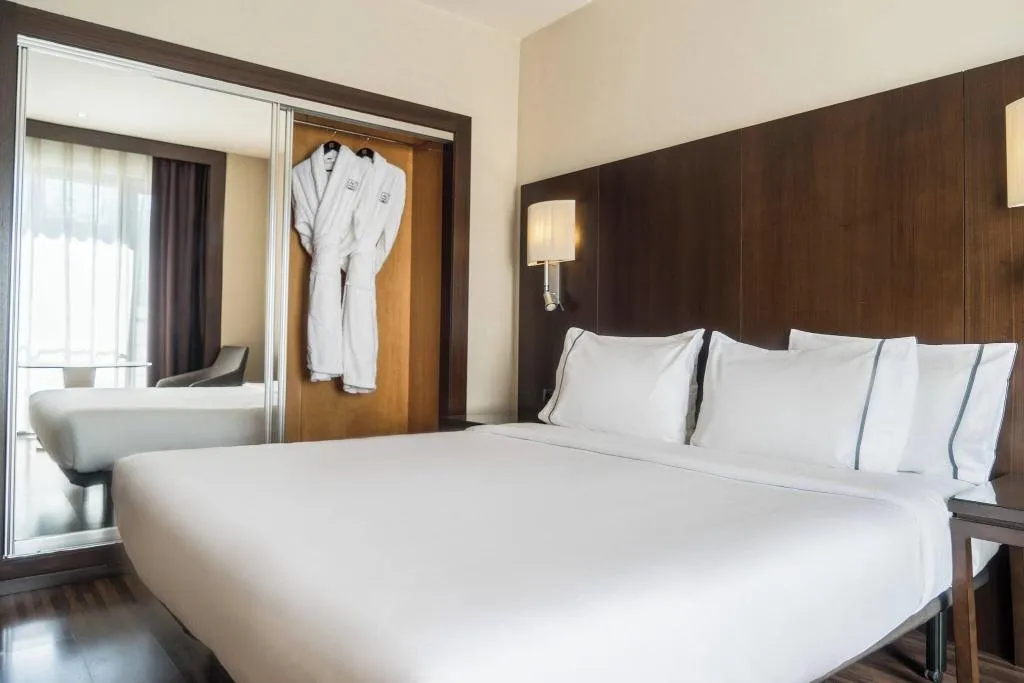 DOUBLE KING SIZE BED Room, AC Ciudad de Sevilla, Seville