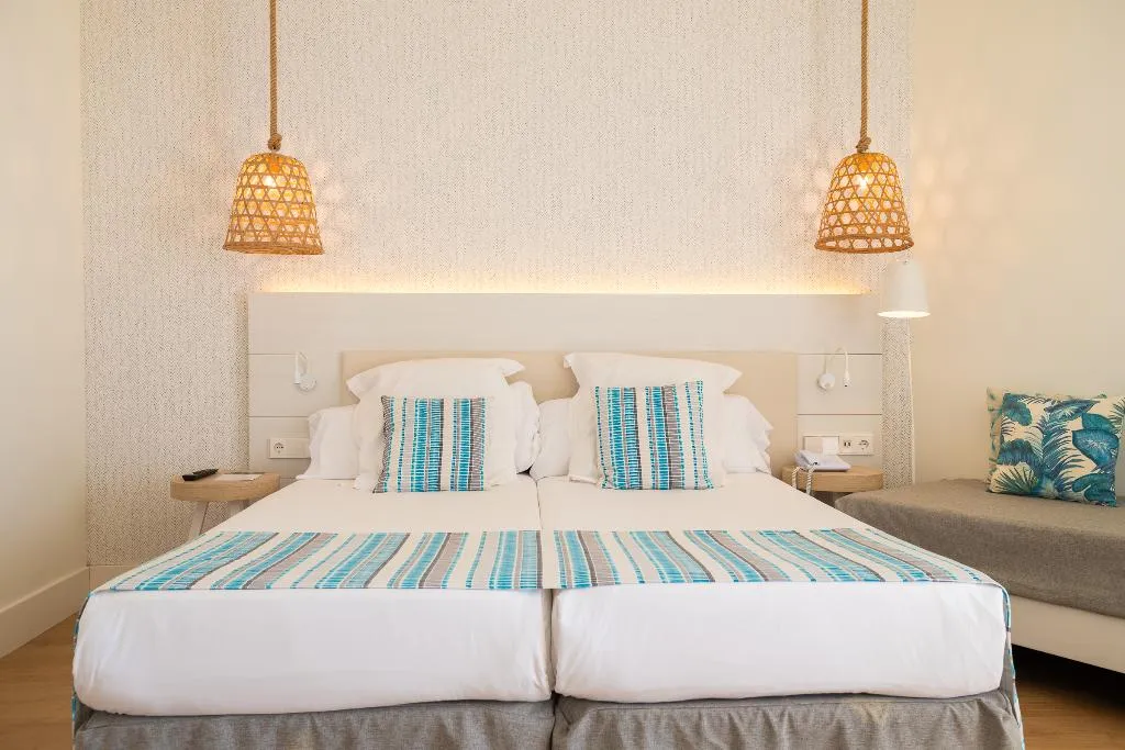 DOUBLE DELUXE SEA VIEW Room, Leonardo Royal & Suites hotel Ibiza Santa Eulalia, Ibiza