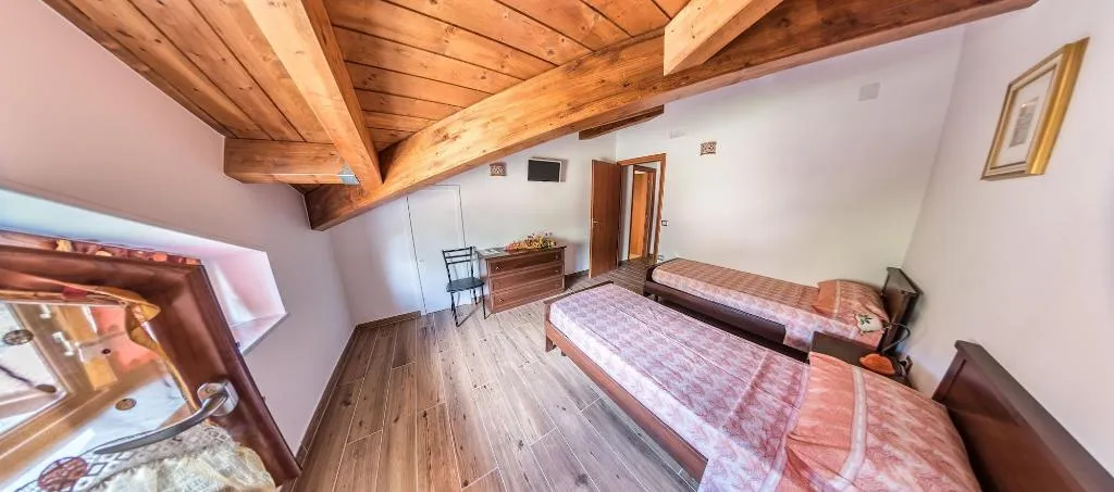 Room, La Mortella, Naples