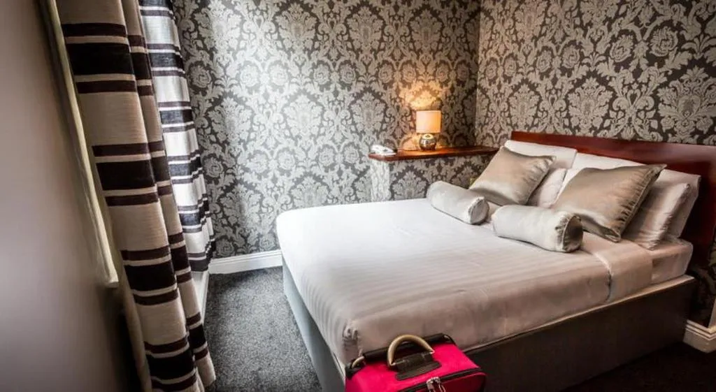 DOUBLE STANDARD Room, The Kildare Street, Dublin