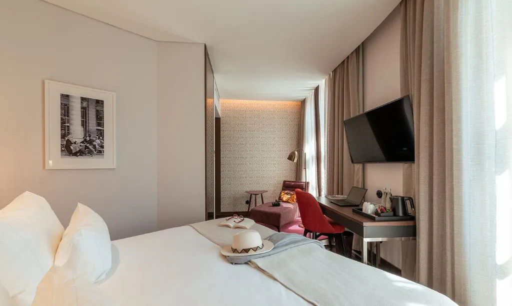 SINGLE DELUXE Room, Pestana Porto - A Brasileira Premium City Center, Porto