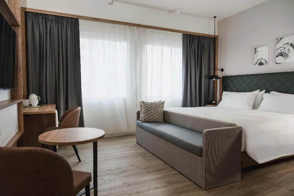 DOUBLE KING SIZE BED Room, Hilton Garden Inn Padova City Centre, Venice