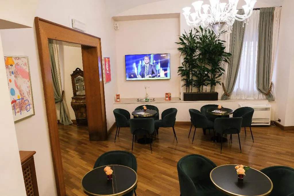 Lobby, Medici, Rome