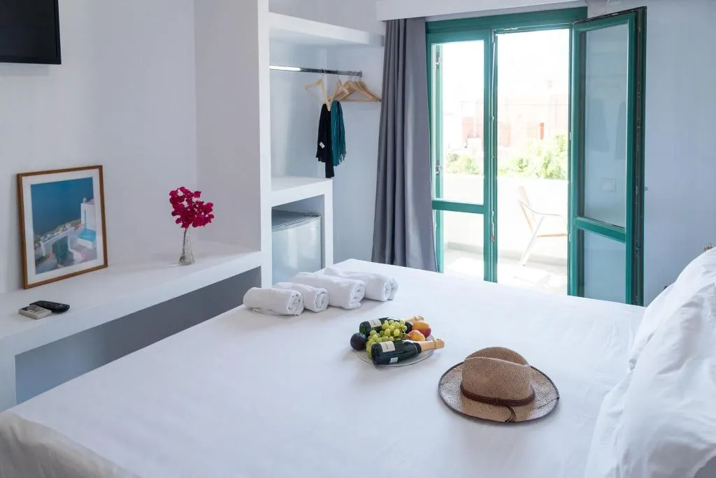 Room, Ifestia, Santorini